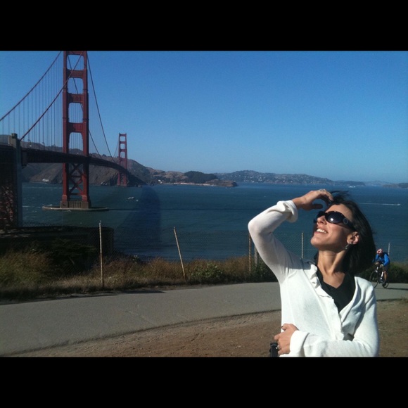 Meet your Posher, Deena - Picture 1 of 3